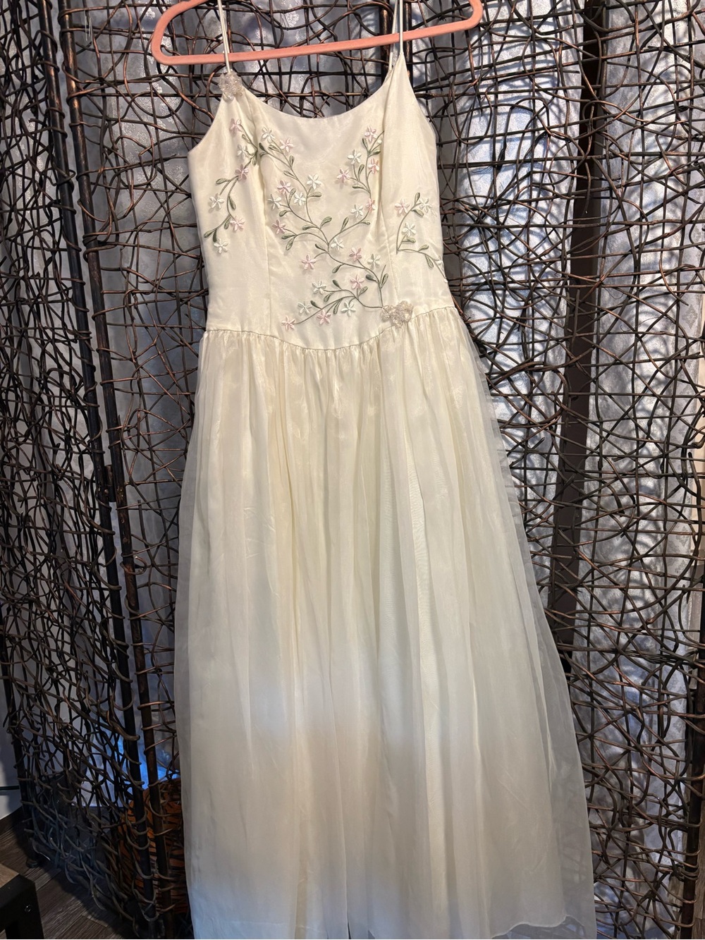 Scott McClintock Ivory Floral-Embroidered Formal Dress